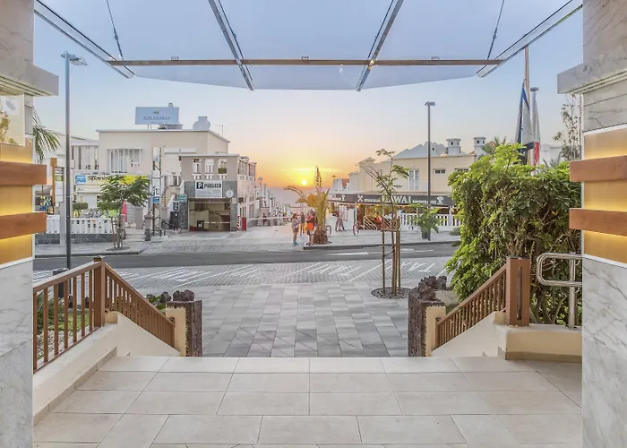 Royal Sunset Club 4* 아데제